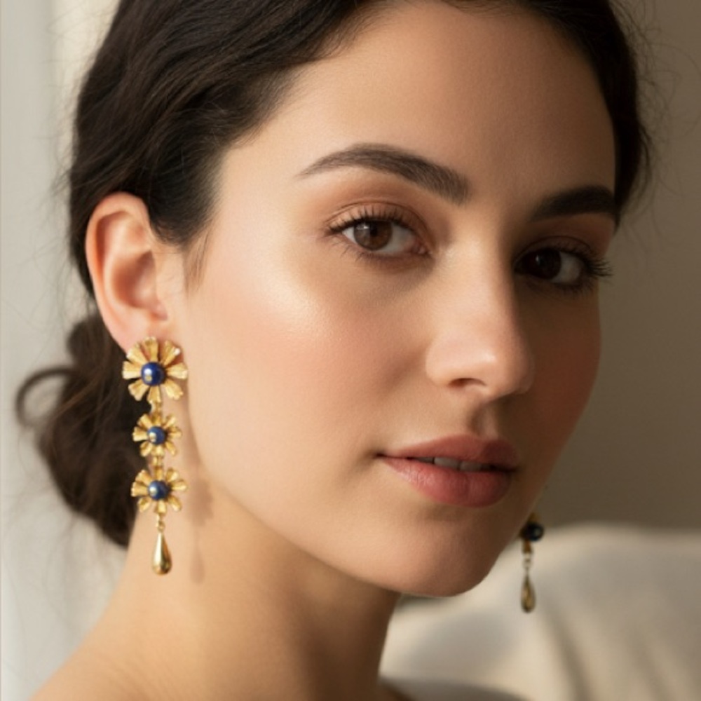 VINTAGE Gold Tone Floral Drop Earrings